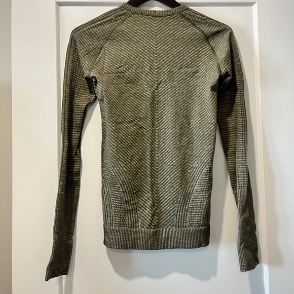 Lululemon longsleeve - Picture 2 of 4